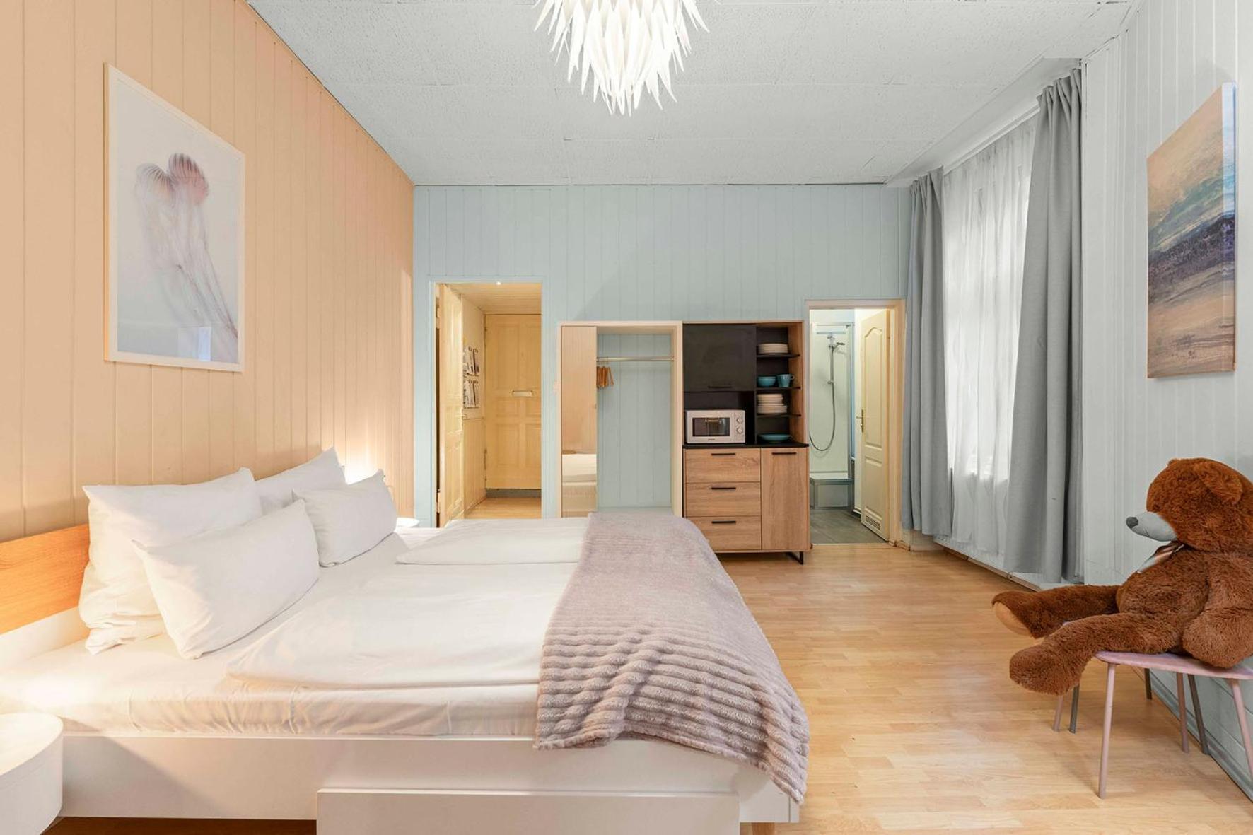 Apartment 33 S-bahn Schönhauser Allee *